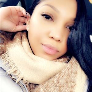 Meet your Posher, Aris